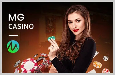 Bàn poker với chip cược và các lá bài